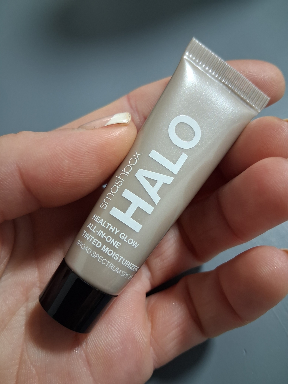 🎀 3 For $15 Or 5 For $25. Smashbox HALO Tinted Moisturizer - Tan Dark